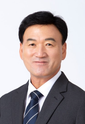 9월9일 중부매일 최호택 교수님 사진